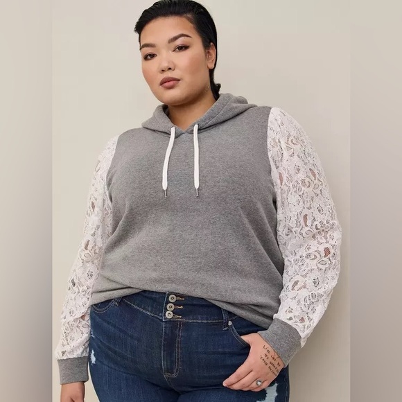 NWT Torrid Classic Fit Cozy Fleece Lace Sleeves
Hoodie in Gray Size 4 (4X) - Picture 1 of 12